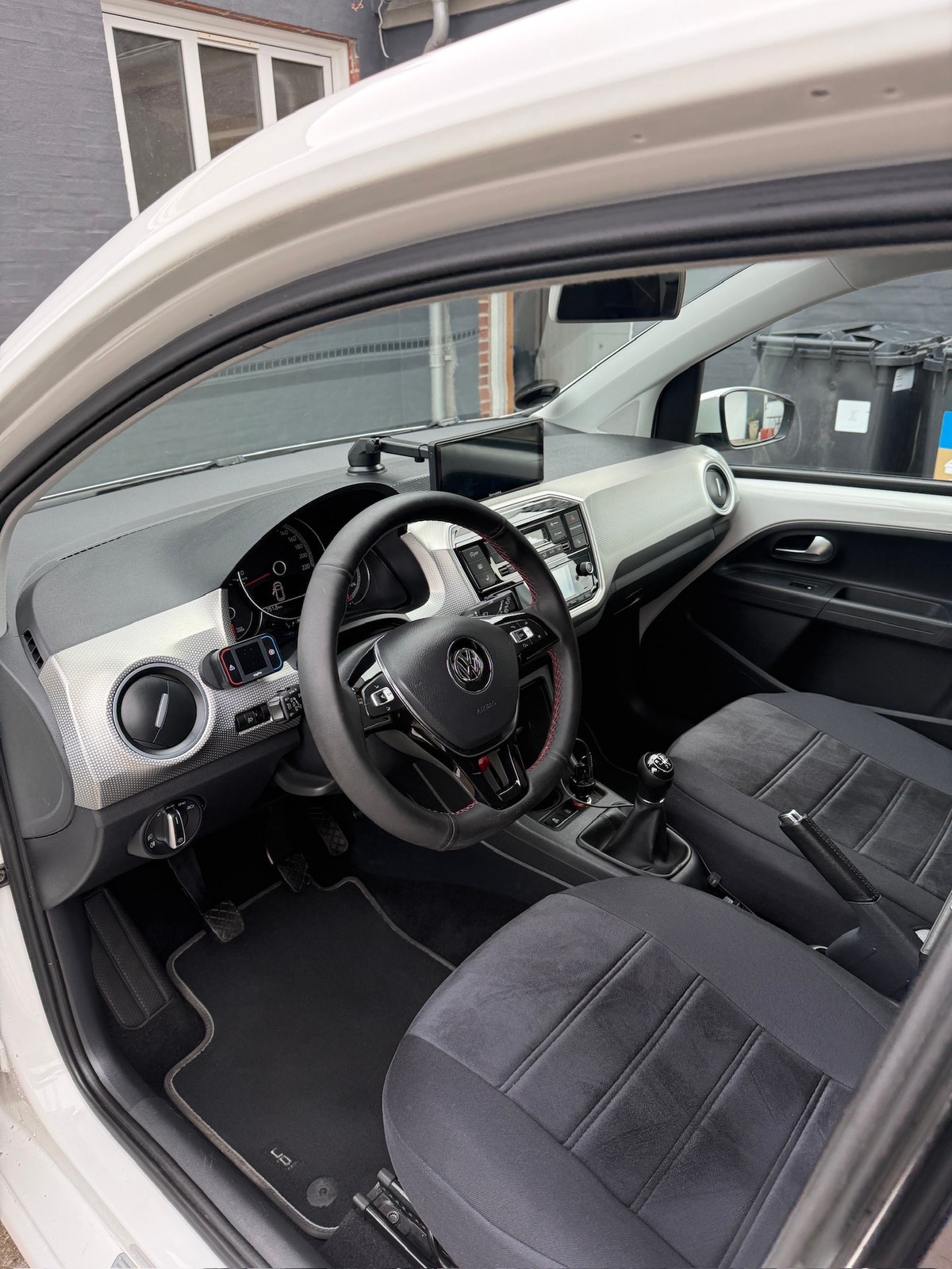 VW UP! til salg hos Nabilli