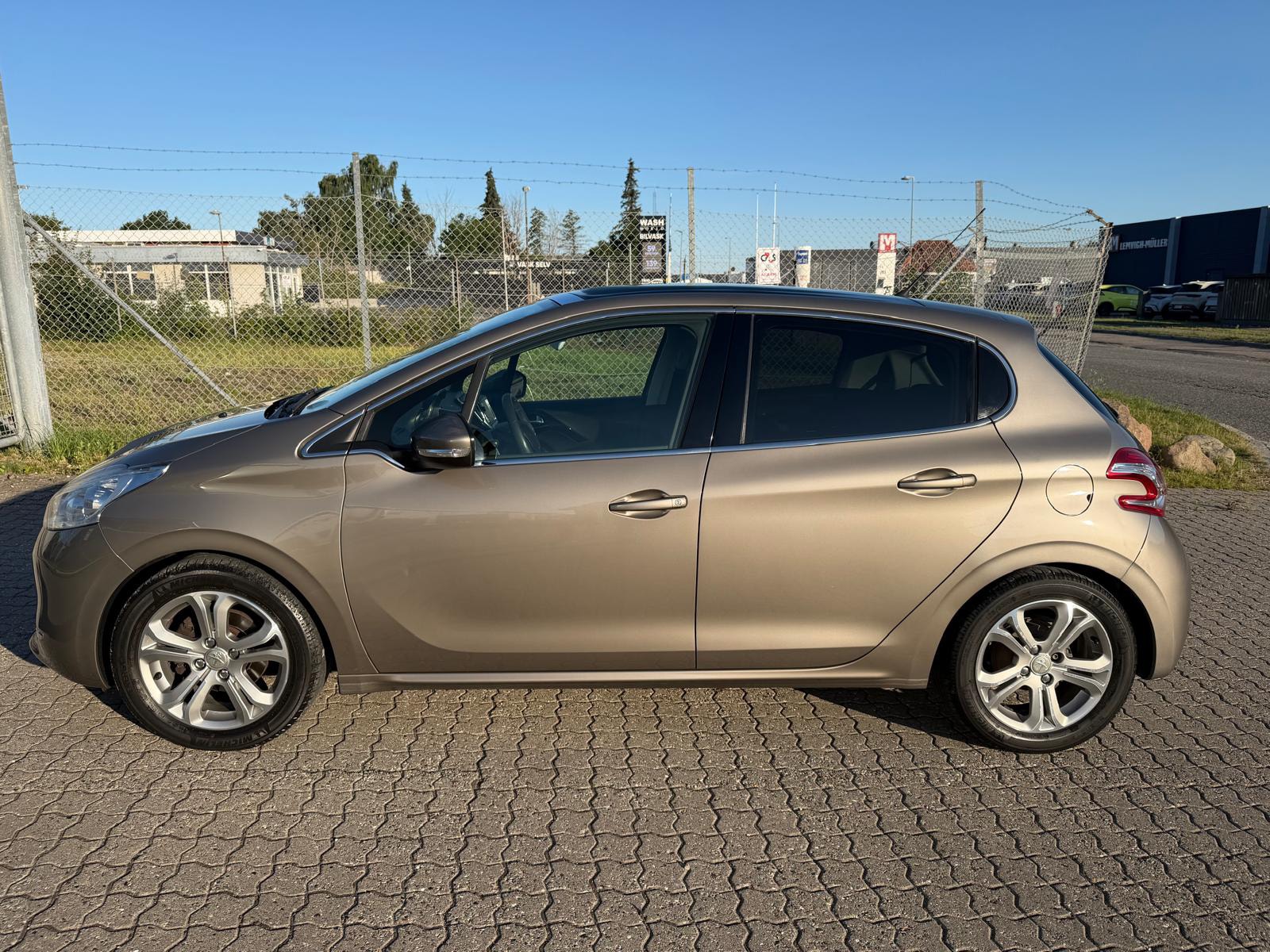 Peugeot 208 til salg hos Nabilli