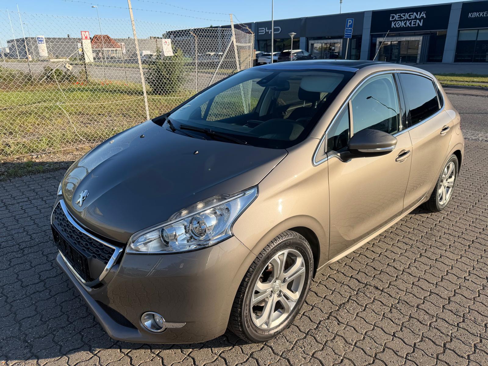 Peugeot 208 til salg hos Nabilli