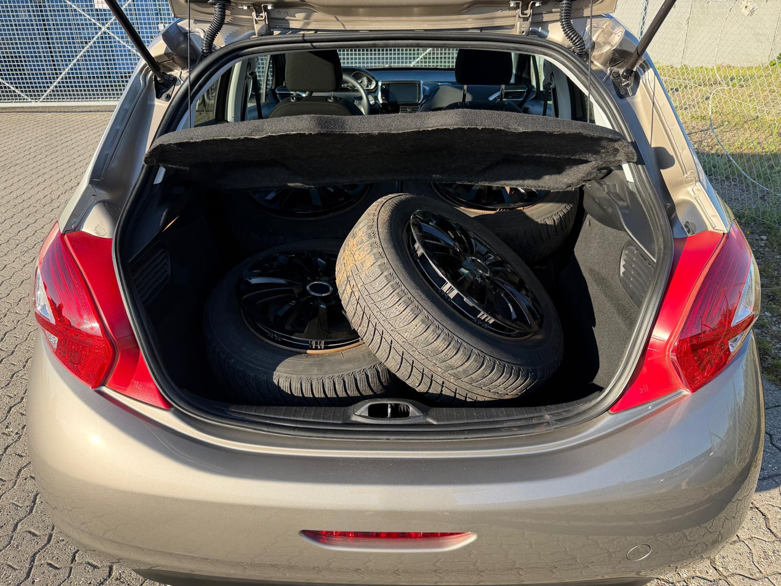 Peugeot 208 til salg hos Nabilli