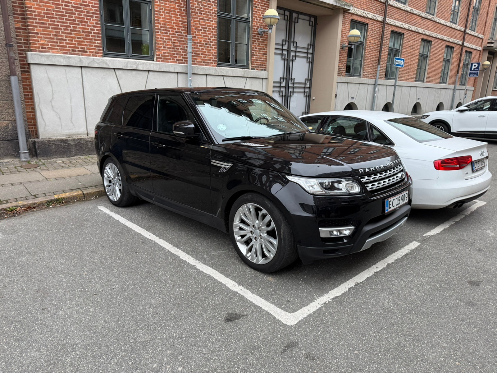 Land Rover Range Rover Sport til salg hos Nabilli