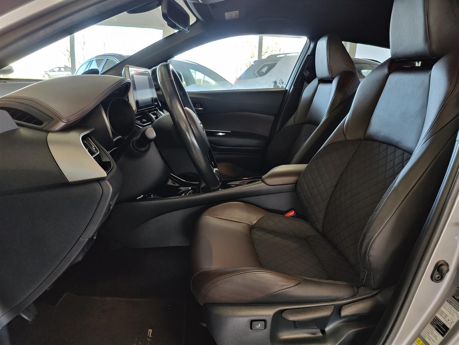 Toyota C-HR til salg hos Nabilli