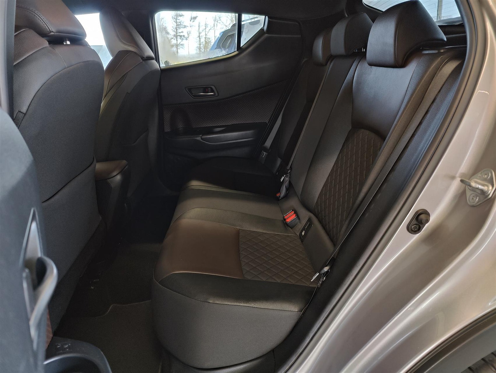 Toyota C-HR til salg hos Nabilli