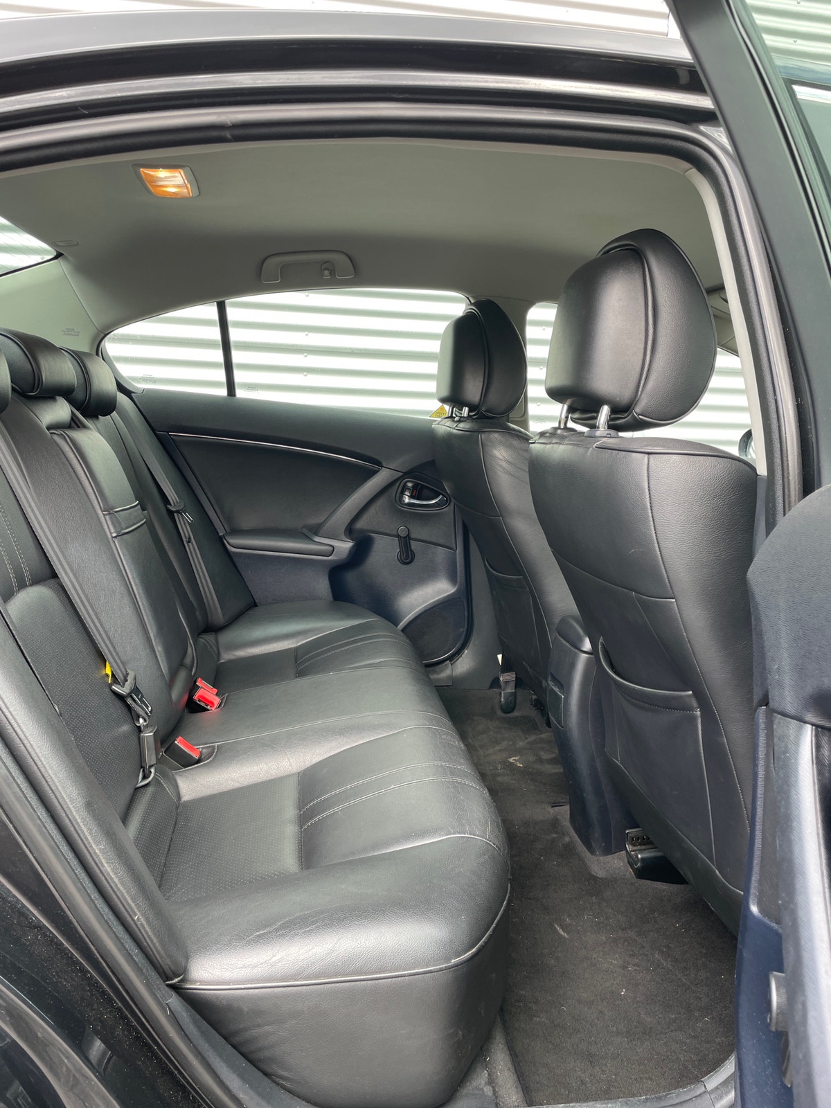 Toyota Avensis til salg hos Nabilli