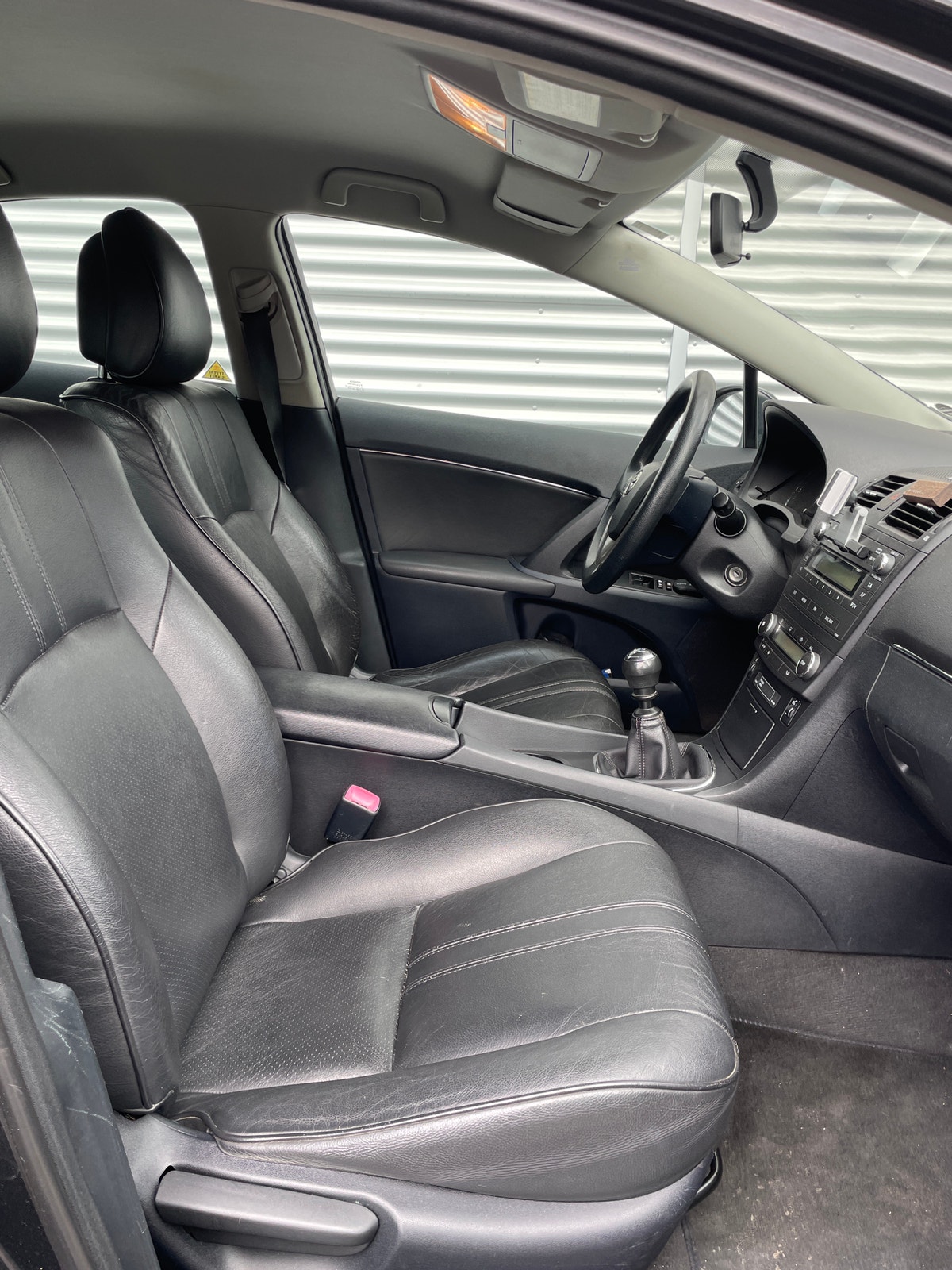 Toyota Avensis til salg hos Nabilli