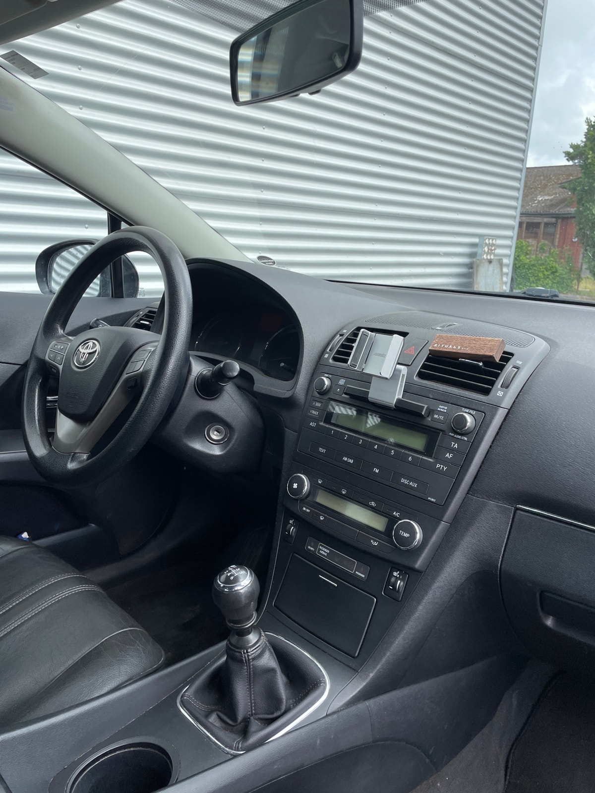 Toyota Avensis til salg hos Nabilli