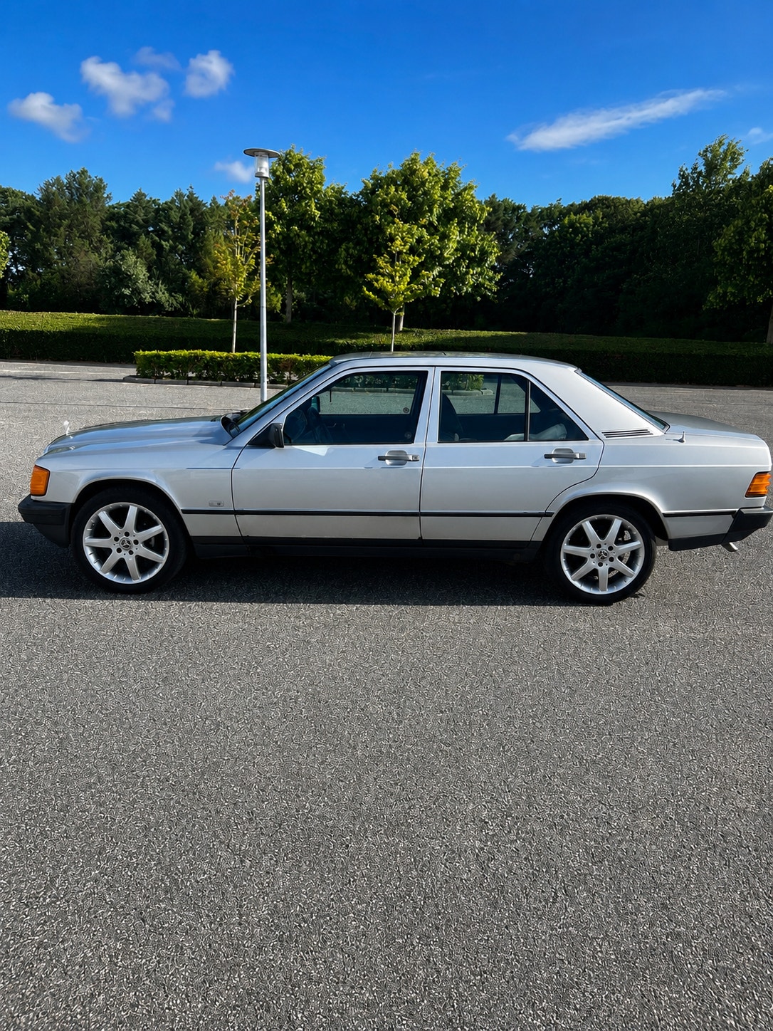 Mercedes 190 E til salg hos Nabilli