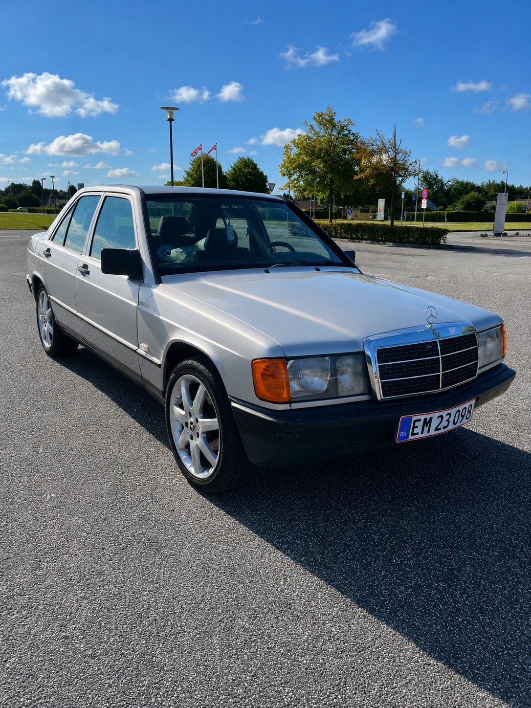 Mercedes 190 E til salg hos Nabilli