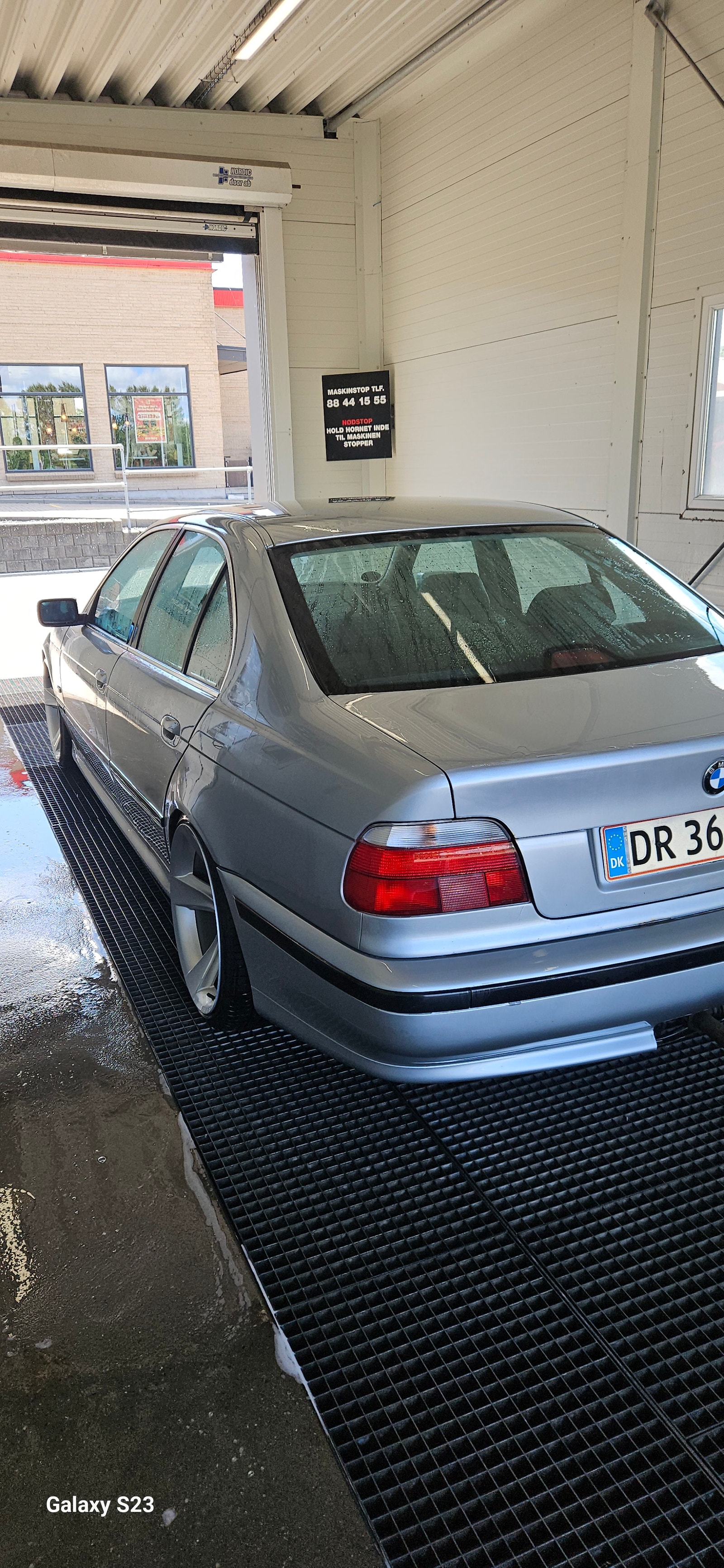 BMW 528i til salg hos Nabilli