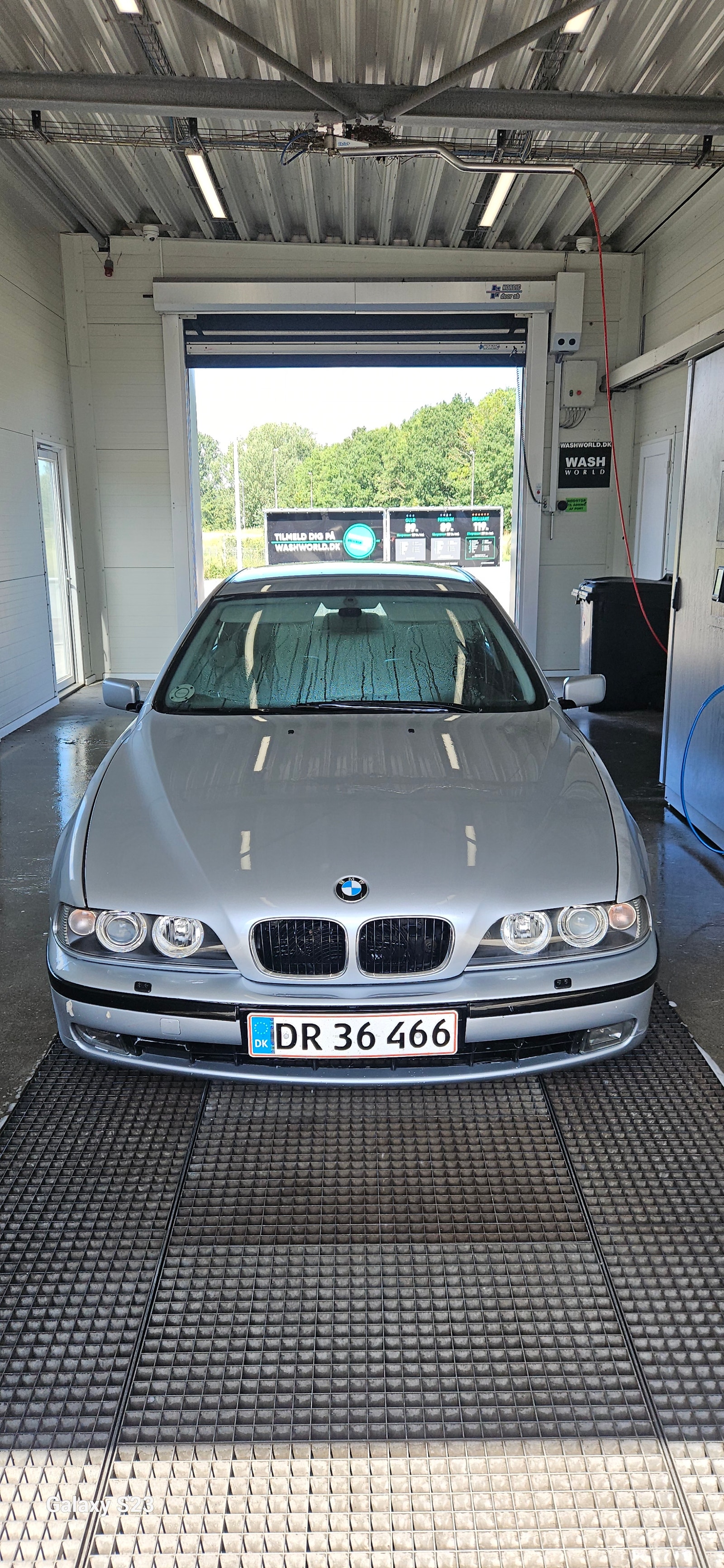 BMW 528i til salg hos Nabilli