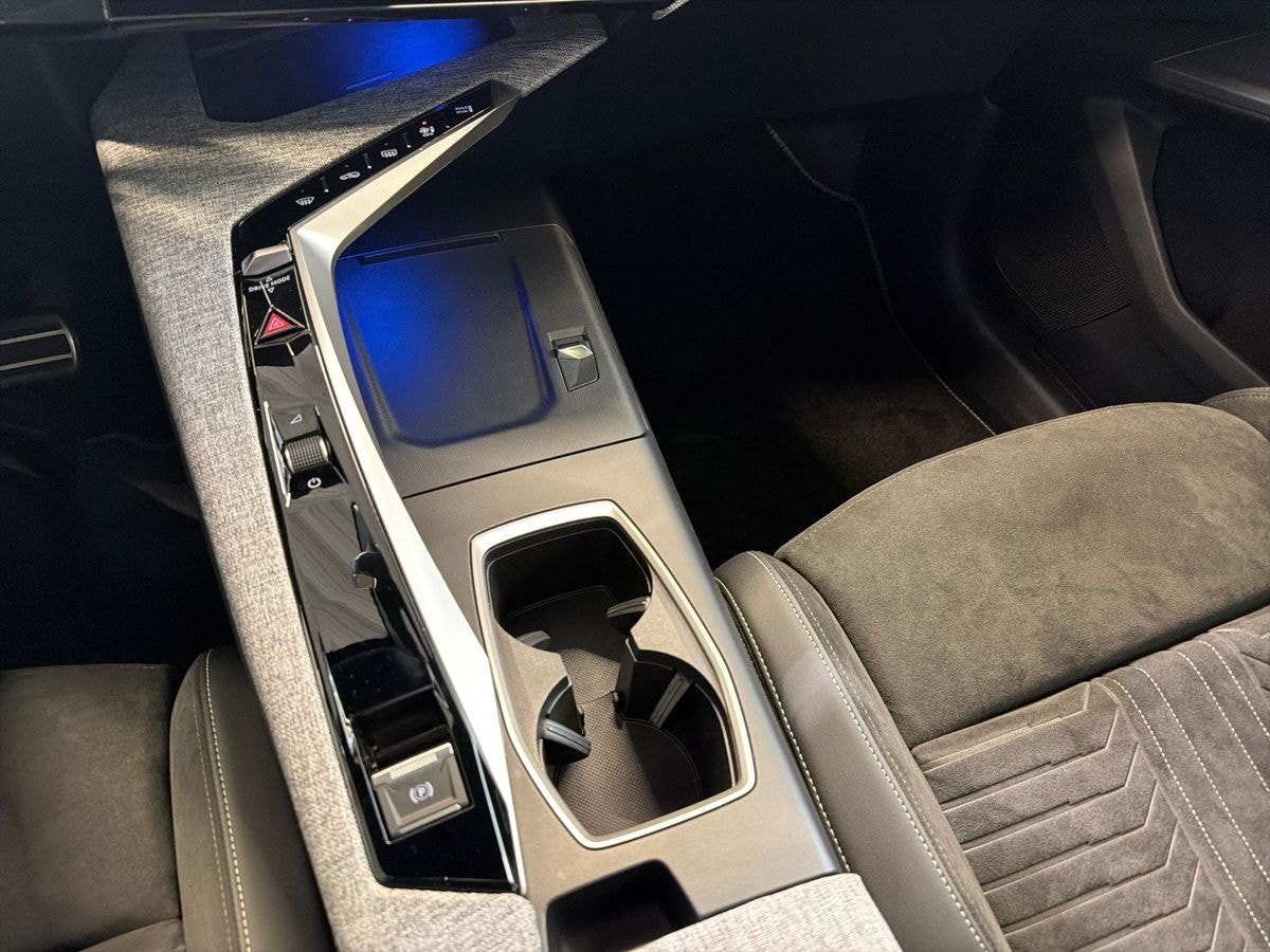 Peugeot e-5008 til salg hos Nabilli