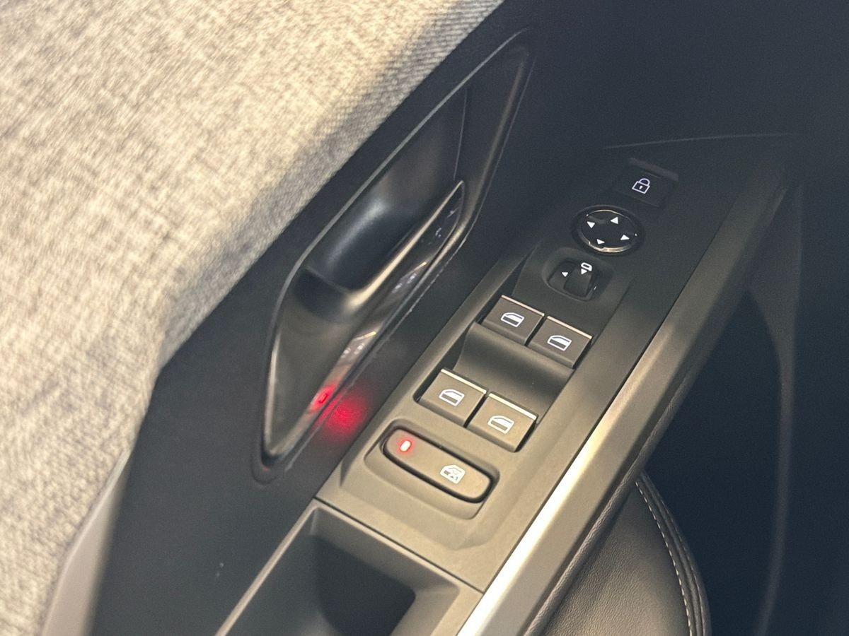 Peugeot e-5008 til salg hos Nabilli