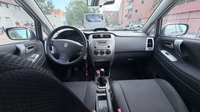 Suzuki Liana til salg hos Nabilli