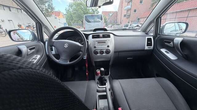 Suzuki Liana til salg hos Nabilli