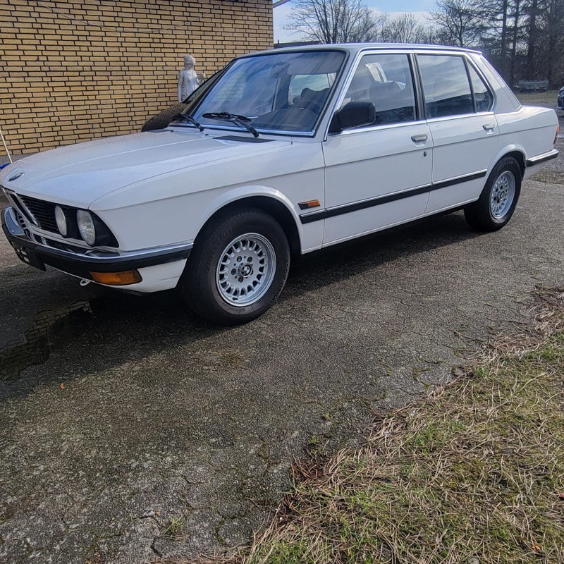 BMW 525i til salg hos Nabilli