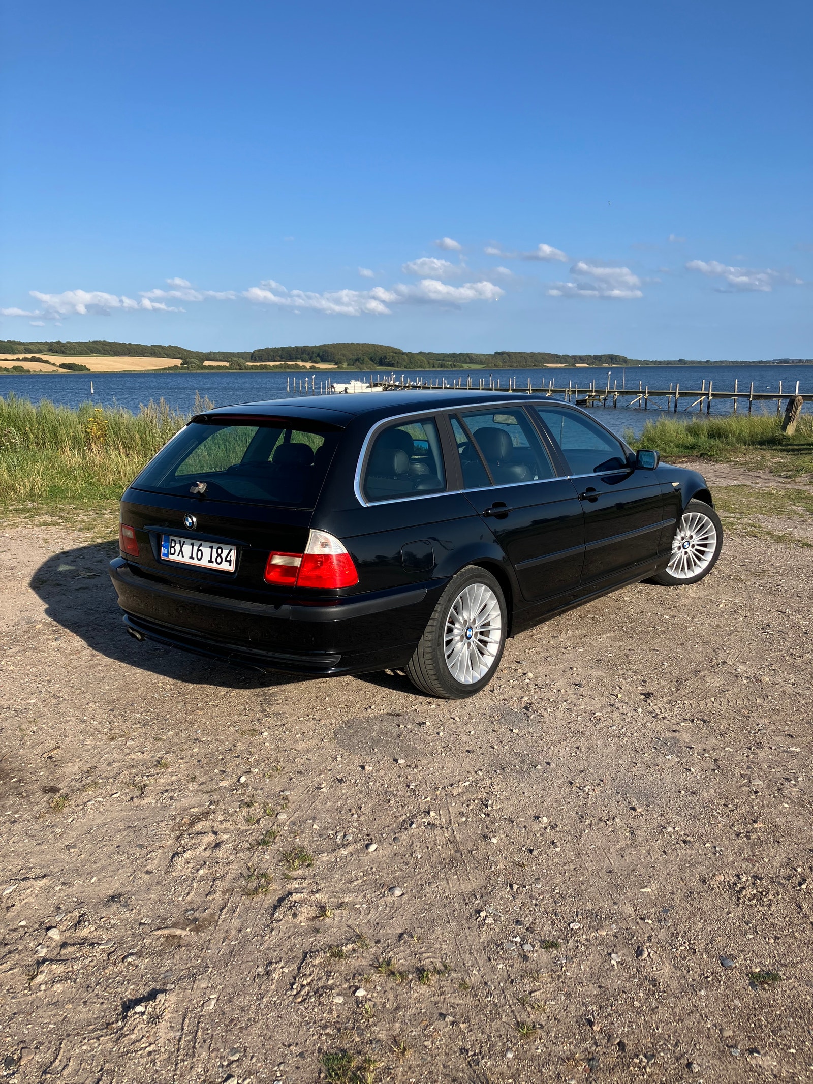 BMW 320i til salg hos Nabilli
