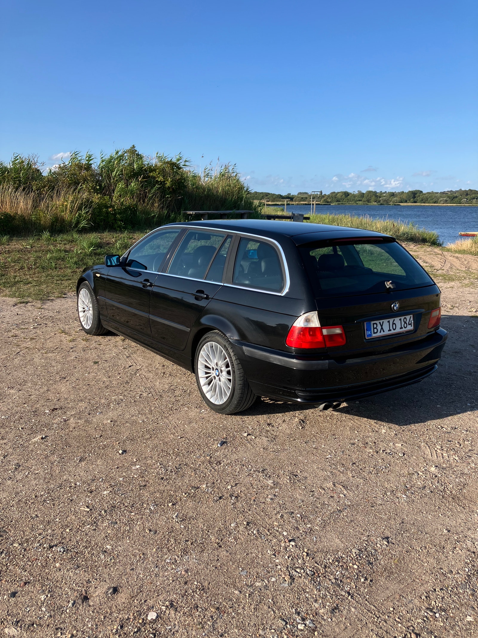 BMW 320i til salg hos Nabilli