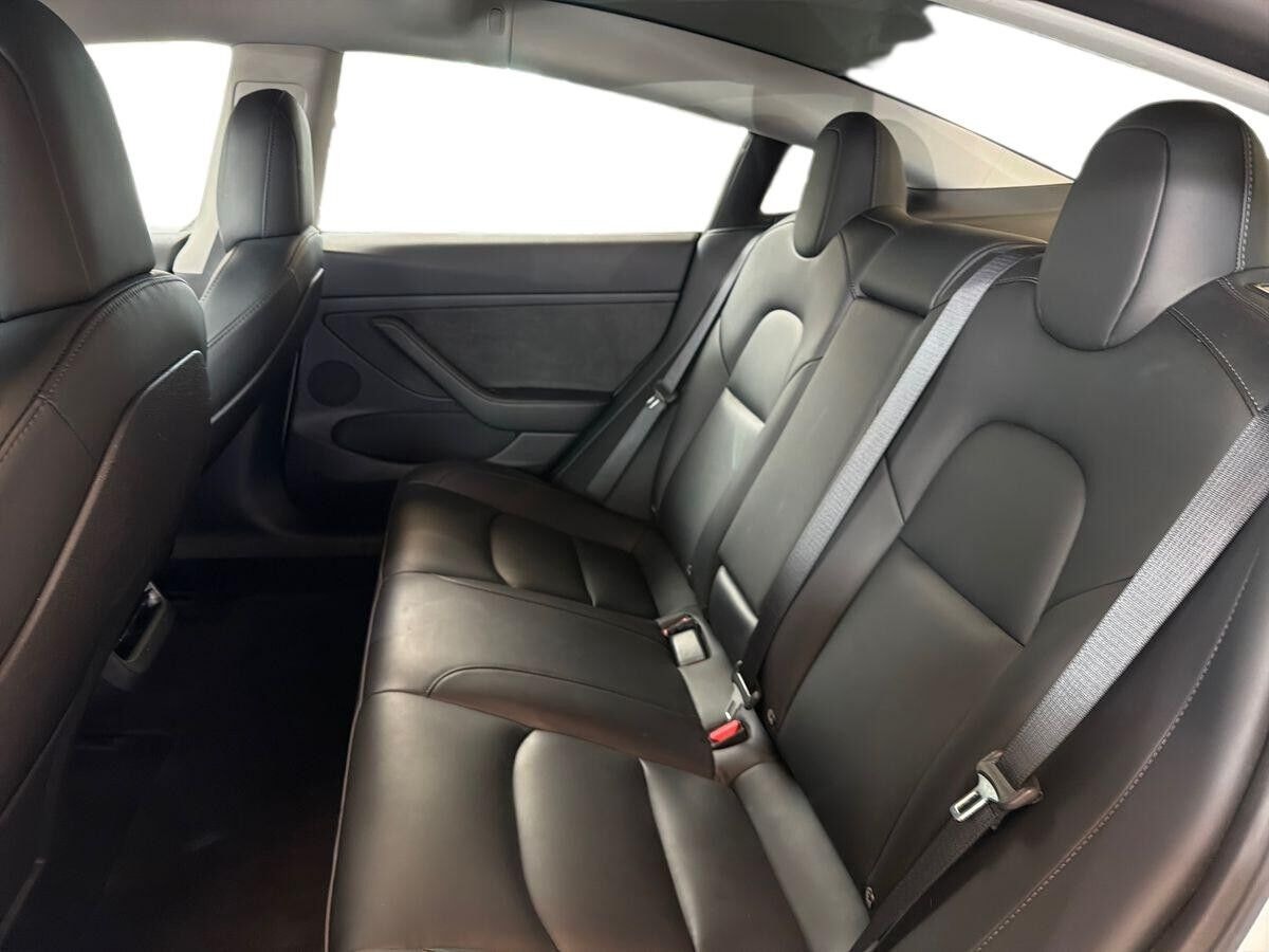 Tesla Model 3 til salg hos Nabilli