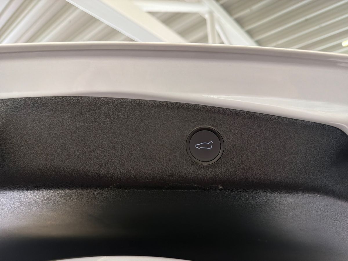 Tesla Model 3 til salg hos Nabilli