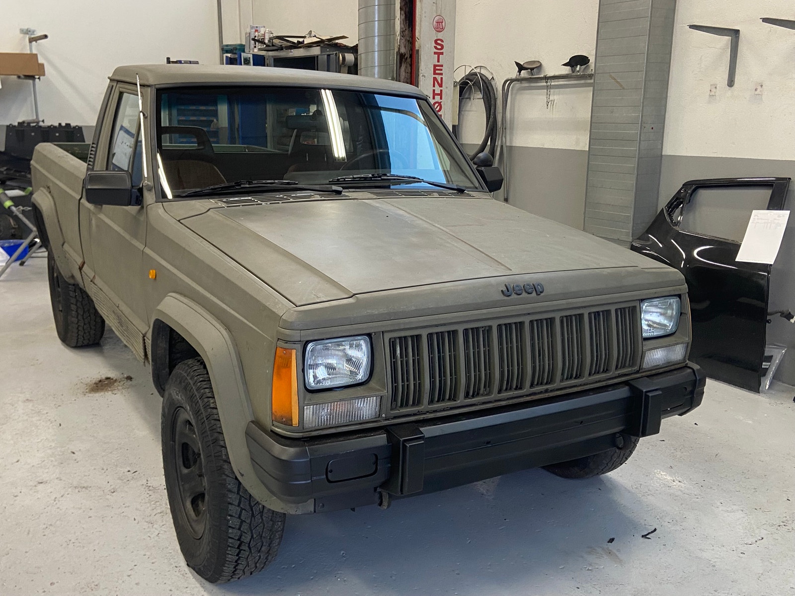 Jeep Comanche til salg hos Nabilli