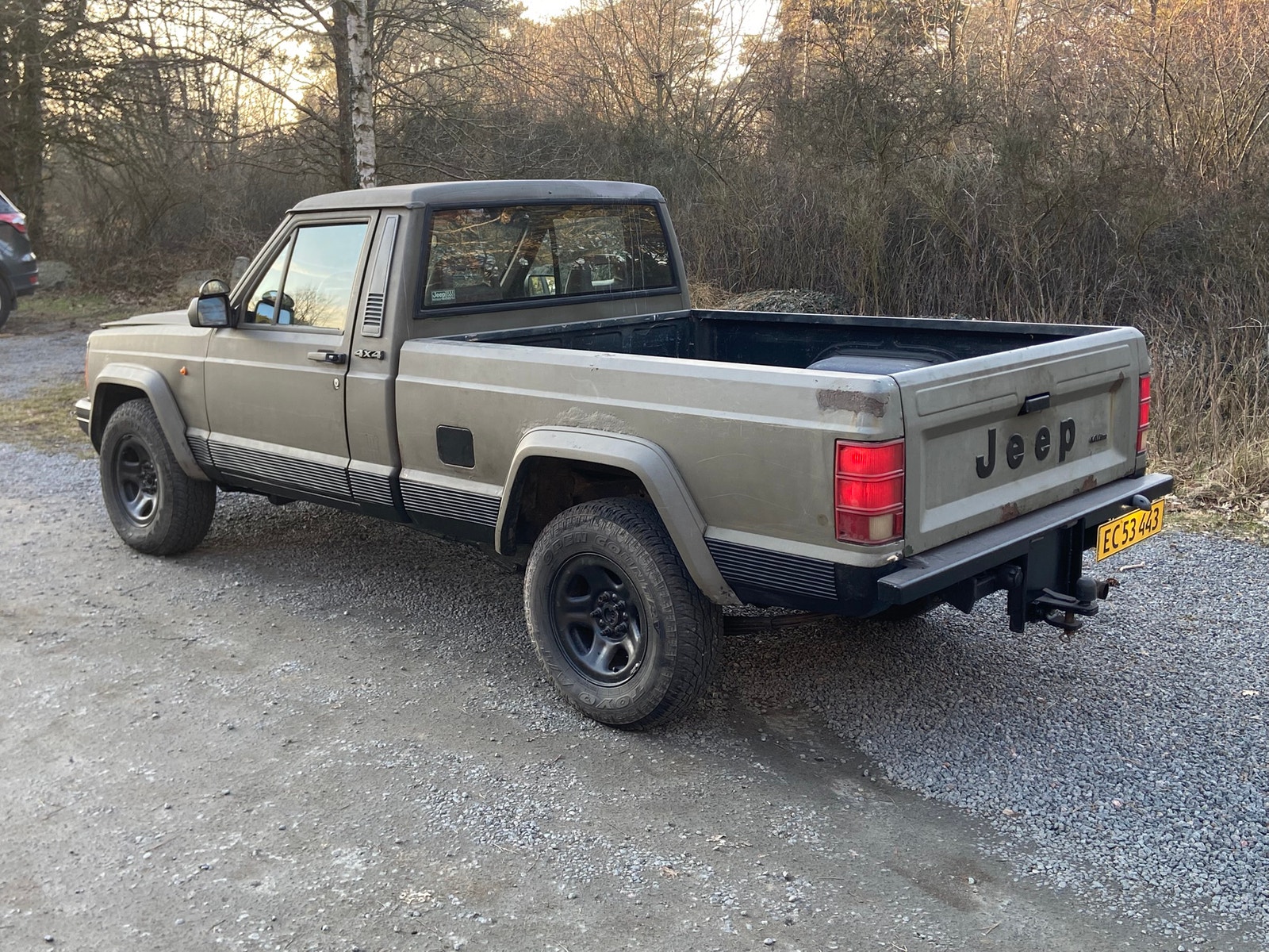 Jeep Comanche til salg hos Nabilli