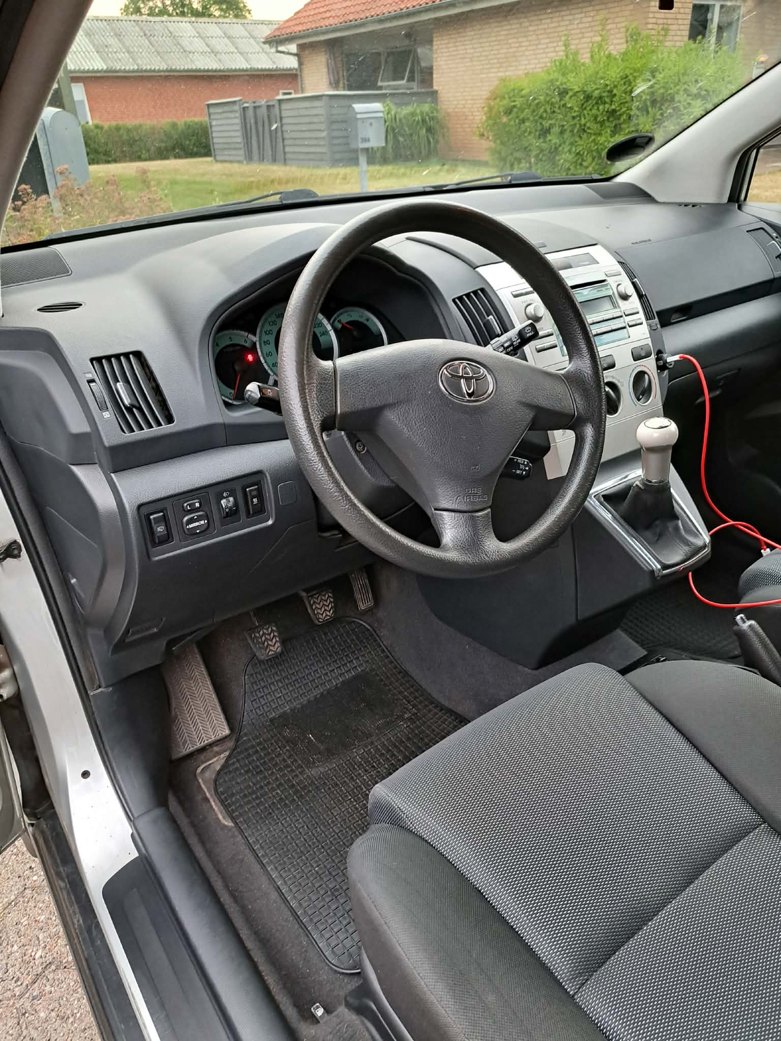 Toyota Corolla Verso til salg hos Nabilli