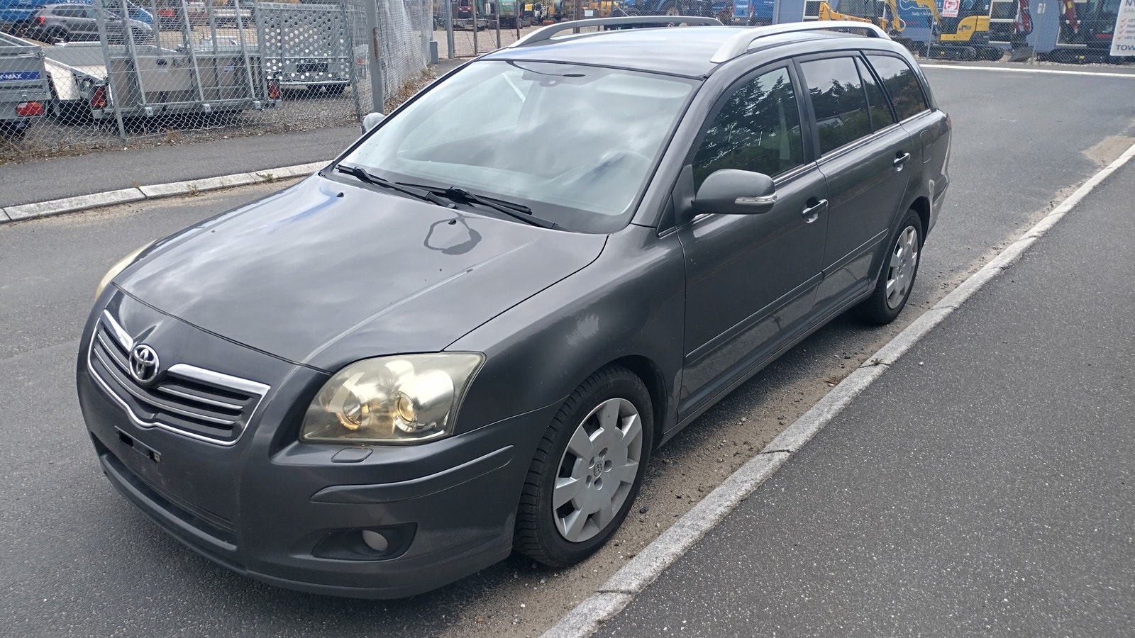 Toyota Avensis til salg hos Nabilli