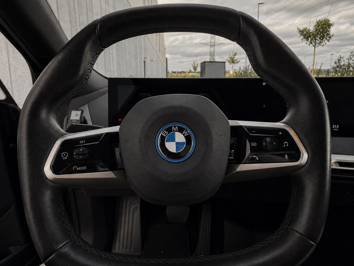 BMW iX til salg hos Nabilli
