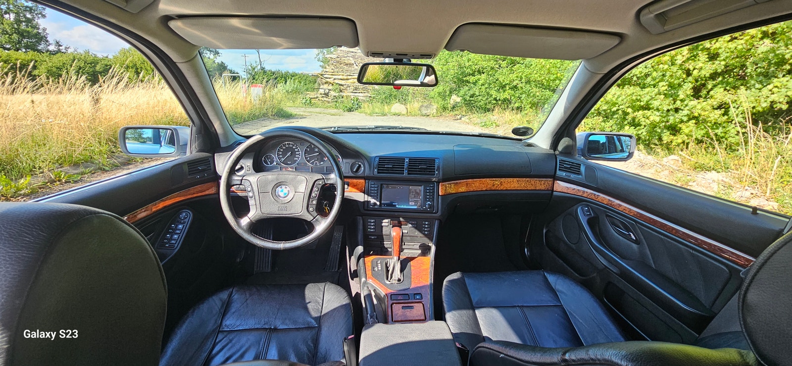BMW 528i til salg hos Nabilli