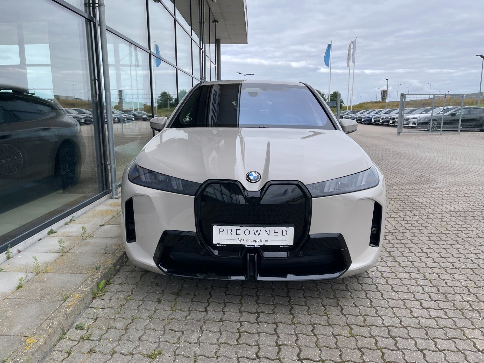 BMW iX til salg hos Nabilli