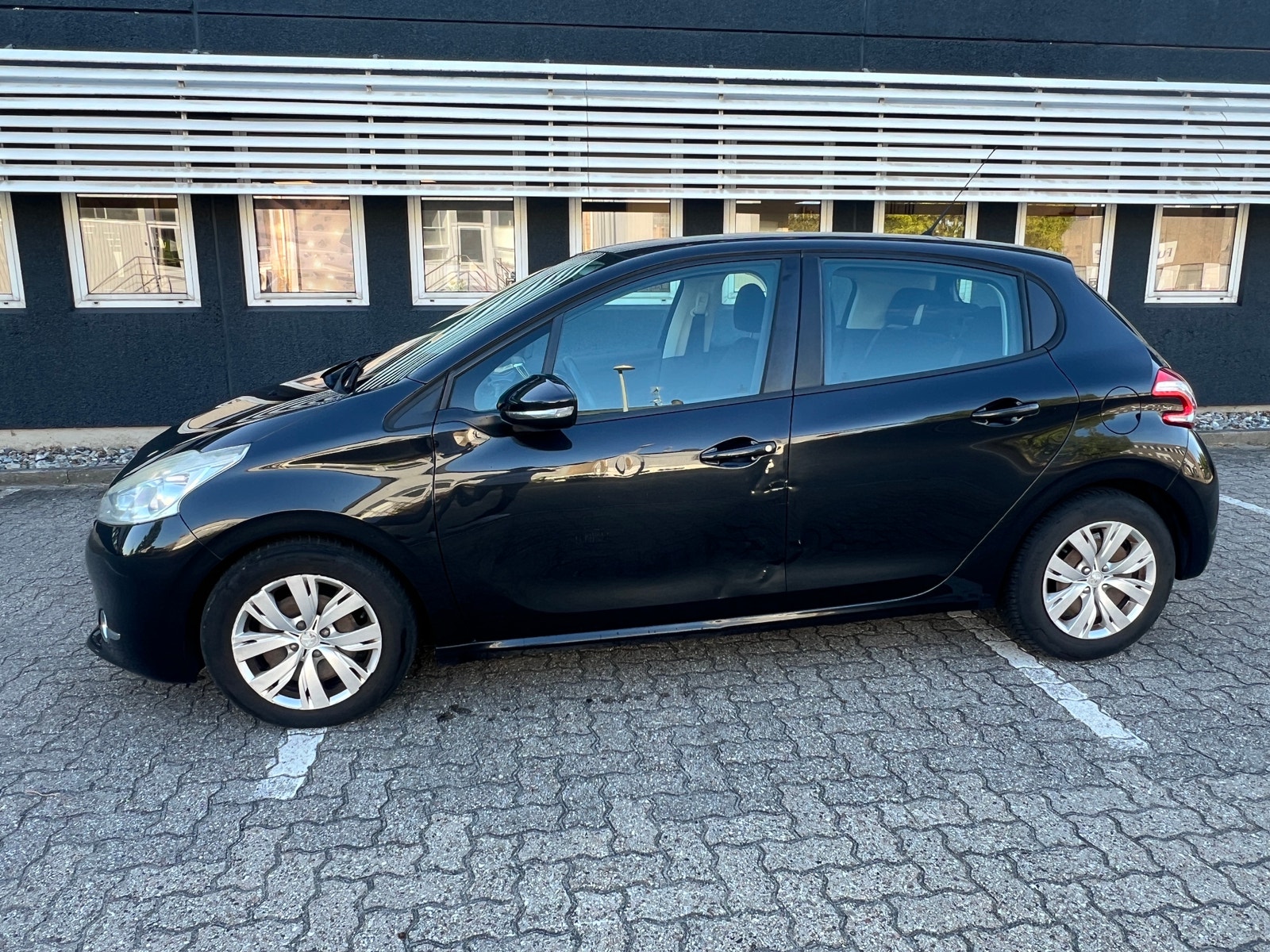 Peugeot 208 – billede 2