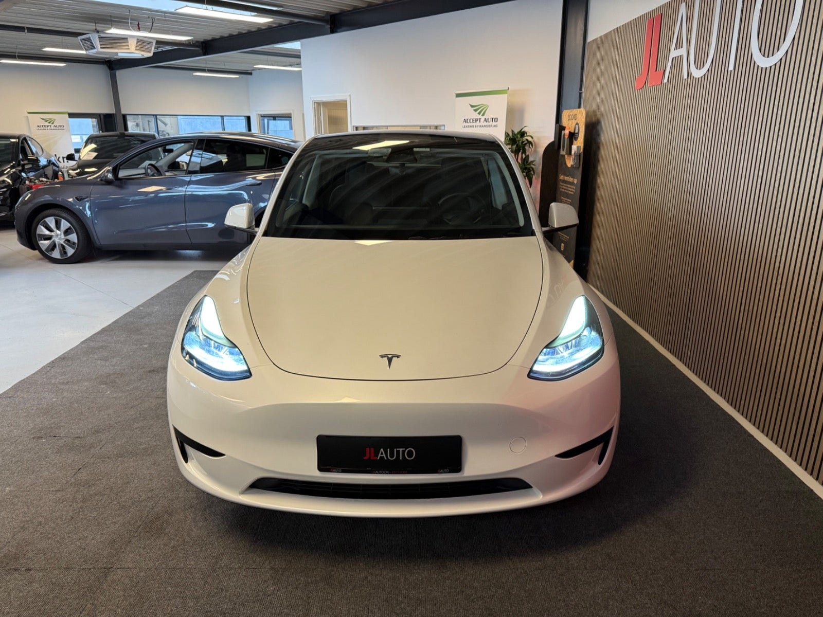 Tesla Model Y til salg hos Nabilli