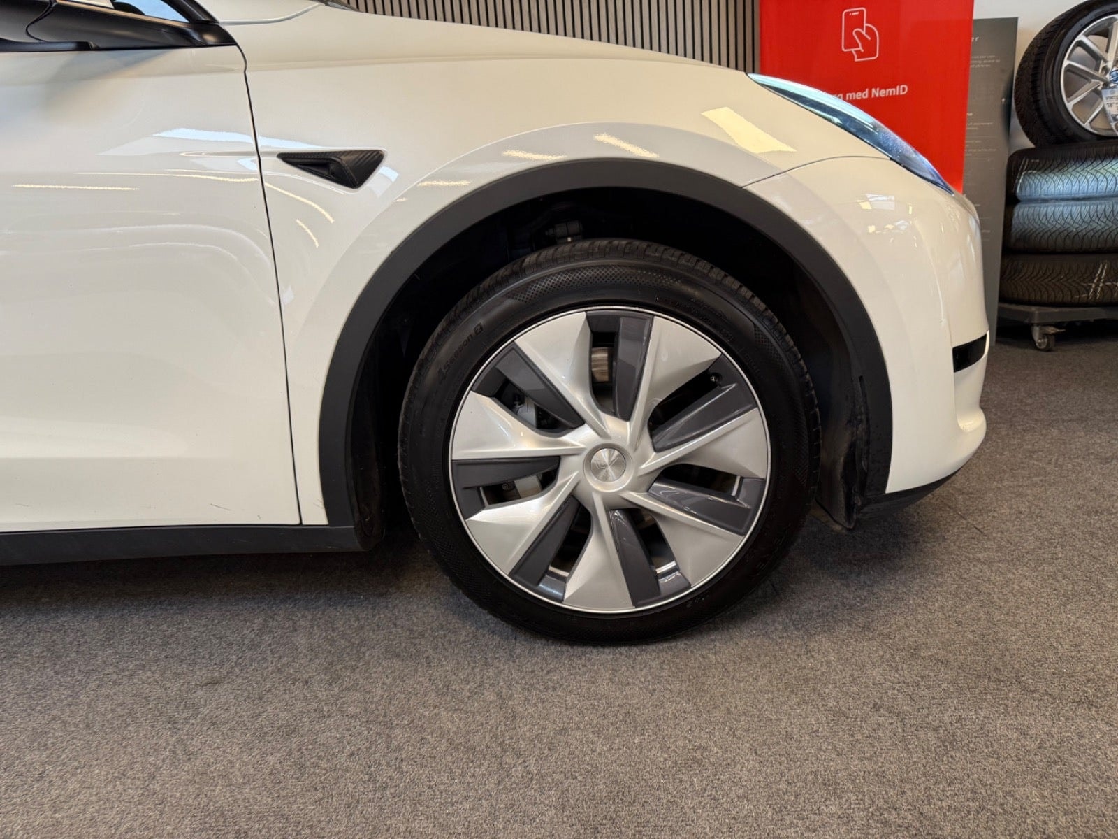 Tesla Model Y til salg hos Nabilli