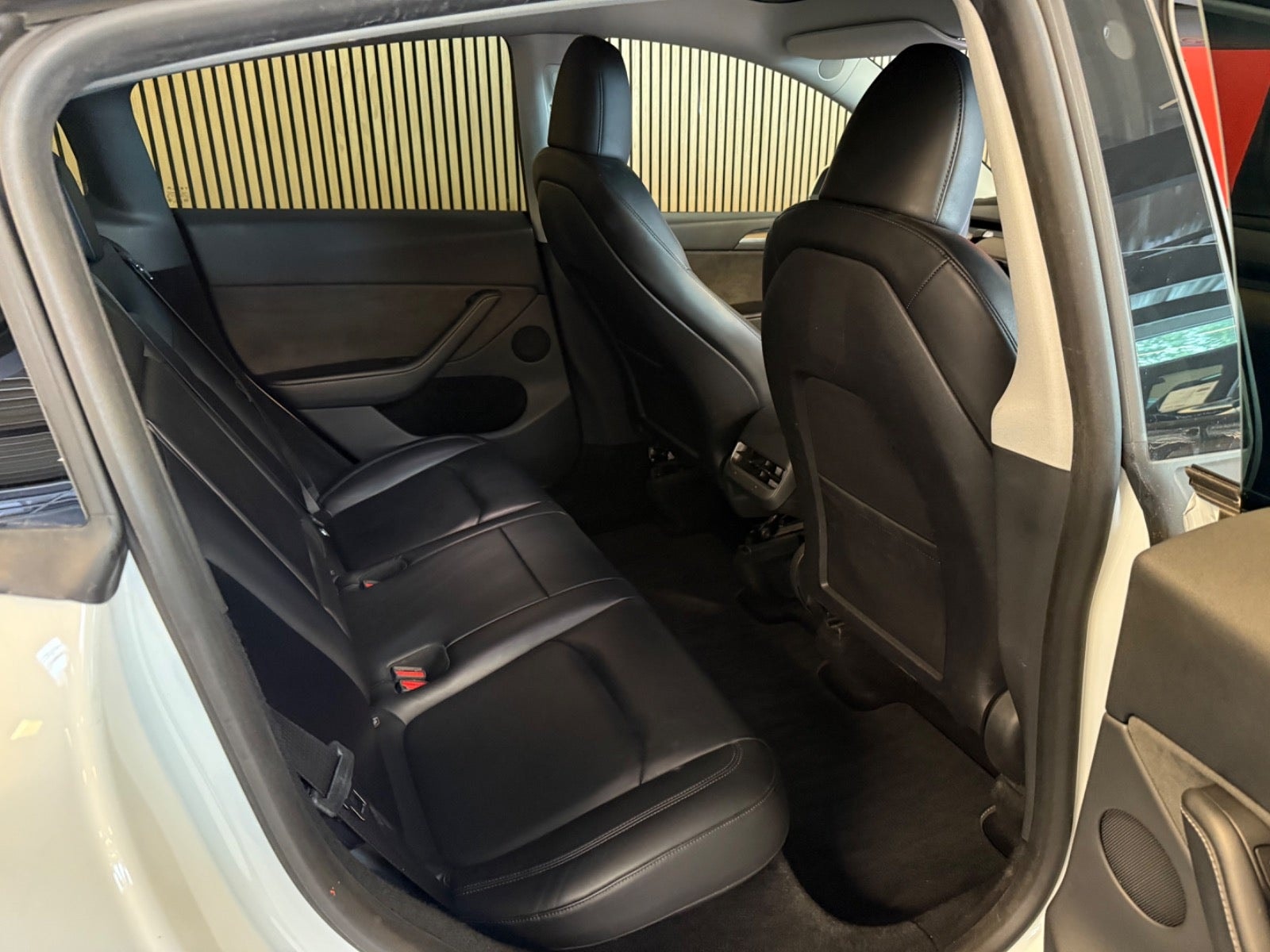Tesla Model Y til salg hos Nabilli