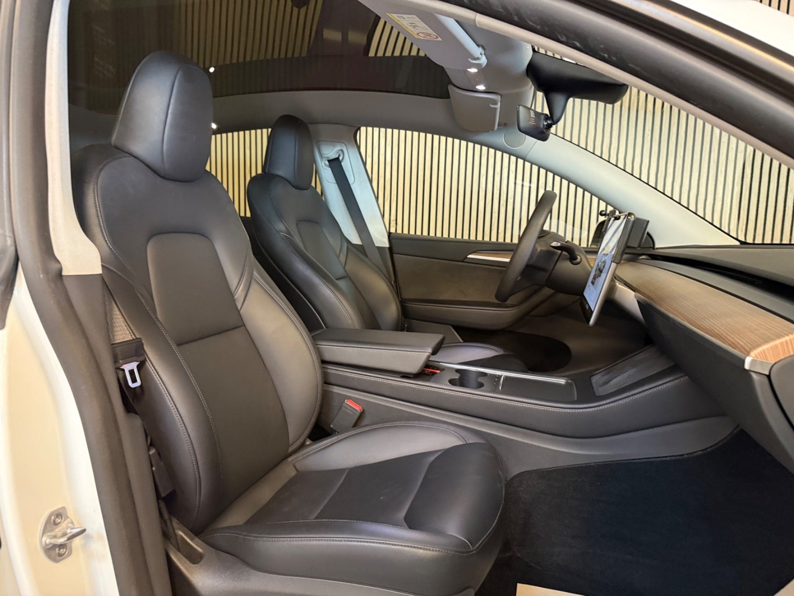 Tesla Model Y til salg hos Nabilli
