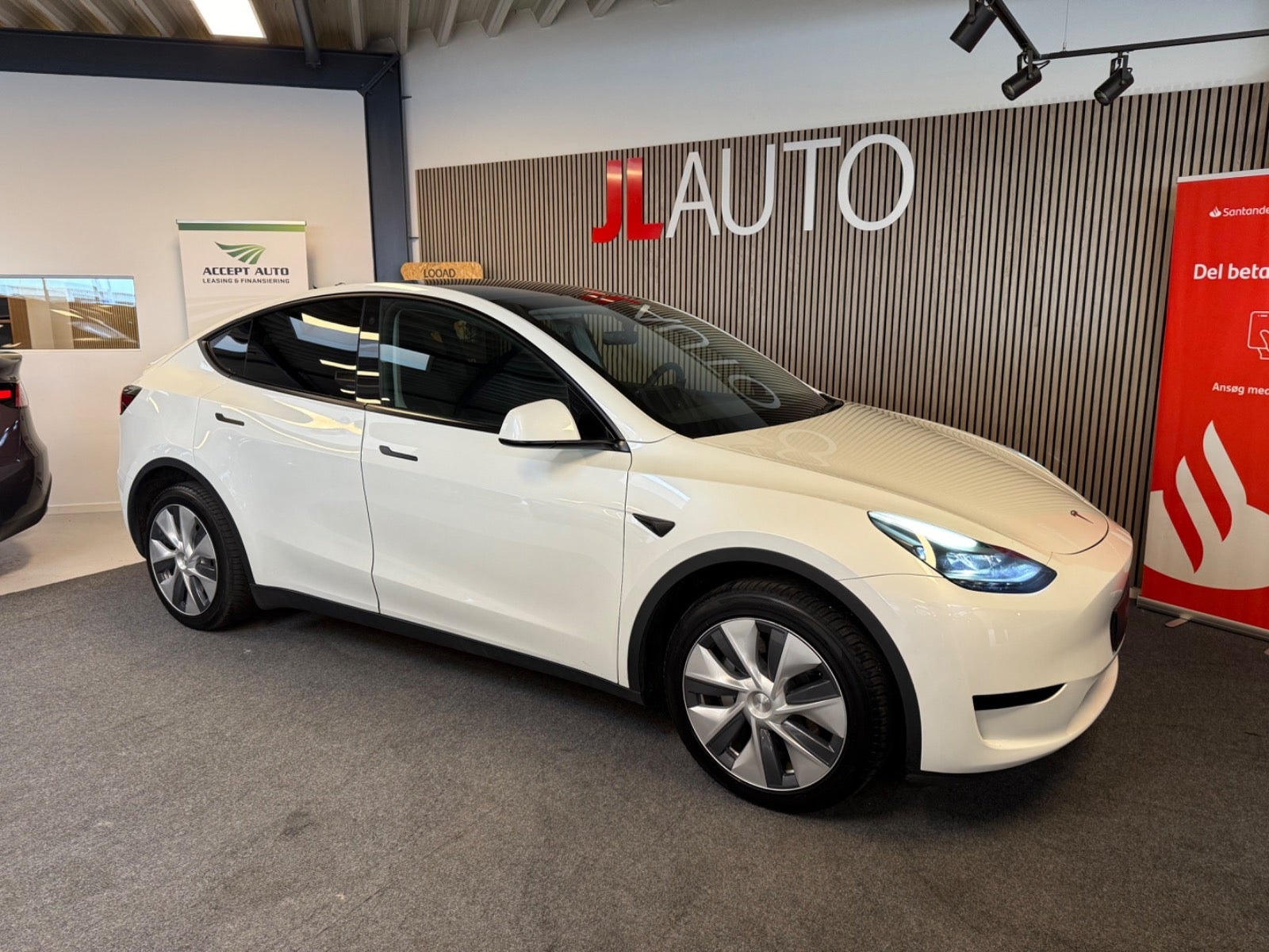 Tesla Model Y til salg hos Nabilli