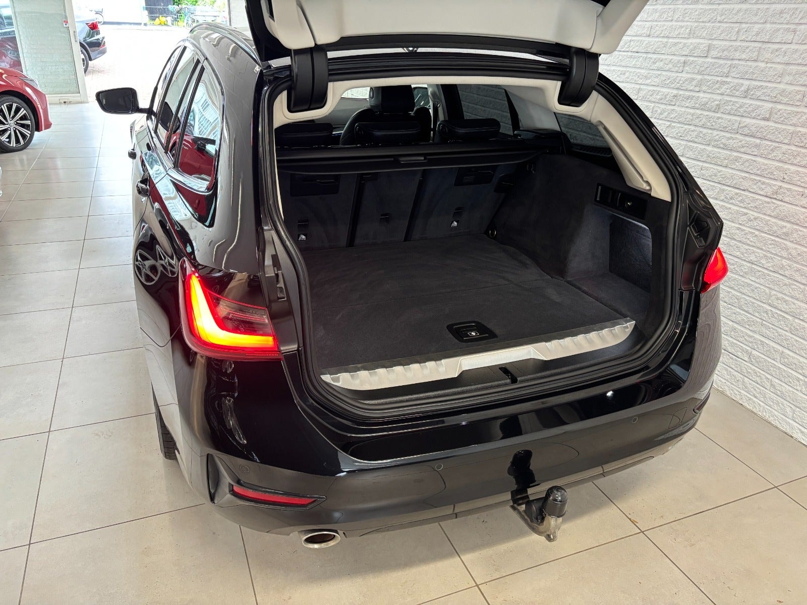 BMW 330e til salg hos Nabilli