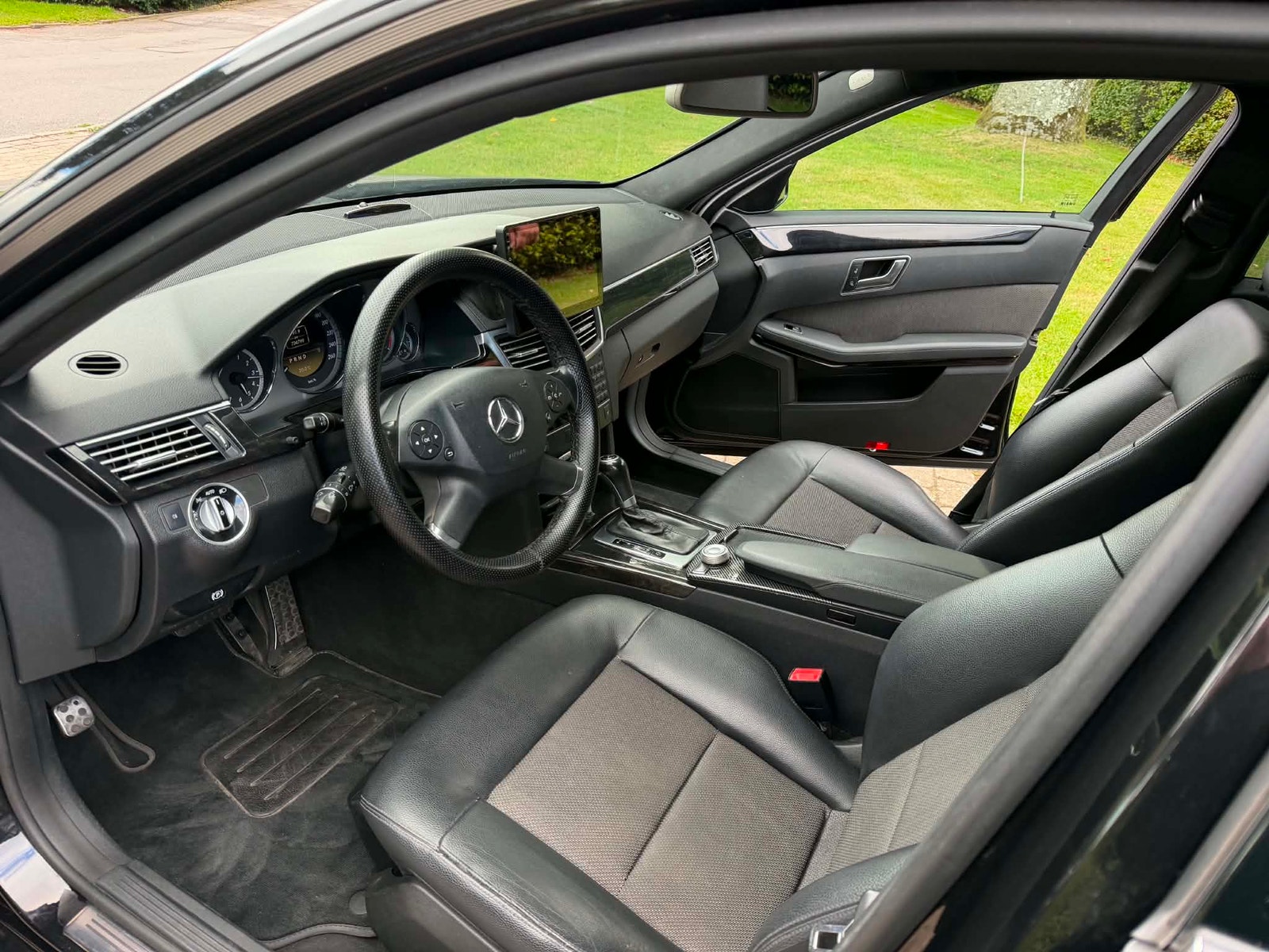 Mercedes 212 til salg hos Nabilli