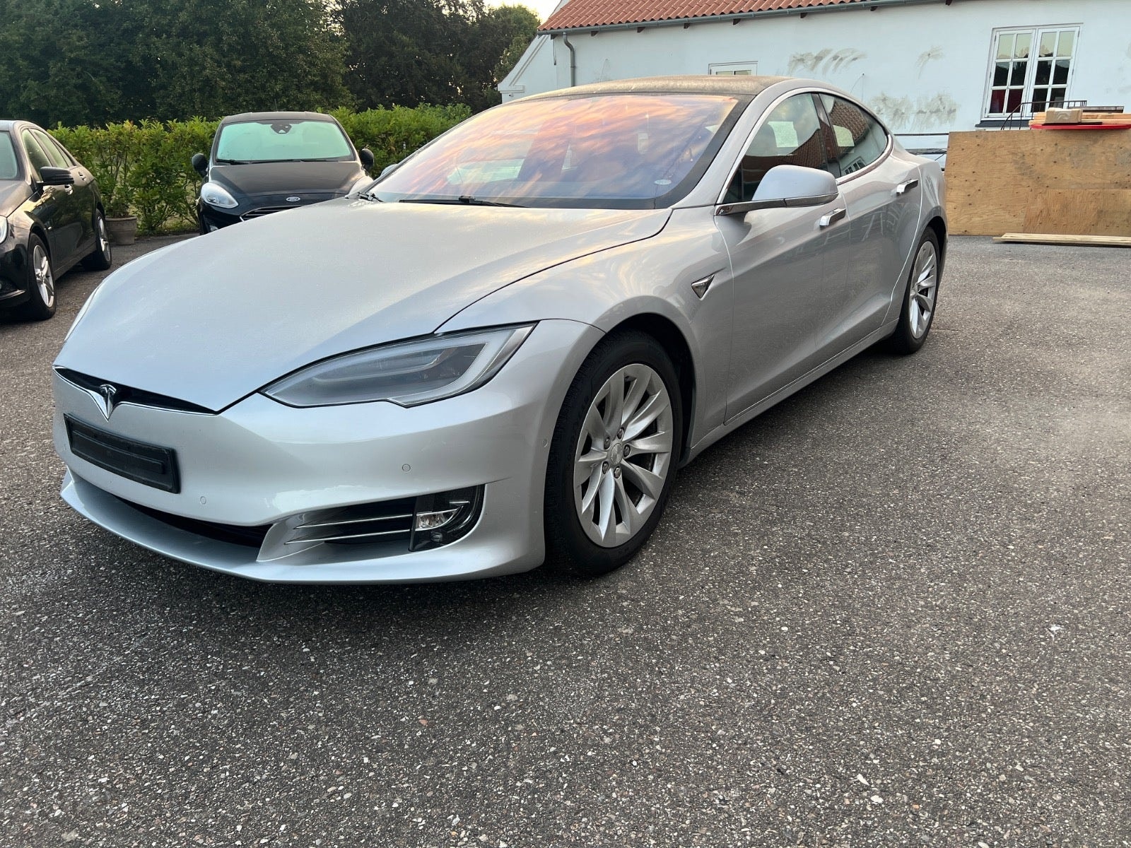 Tesla Model S til salg hos Nabilli