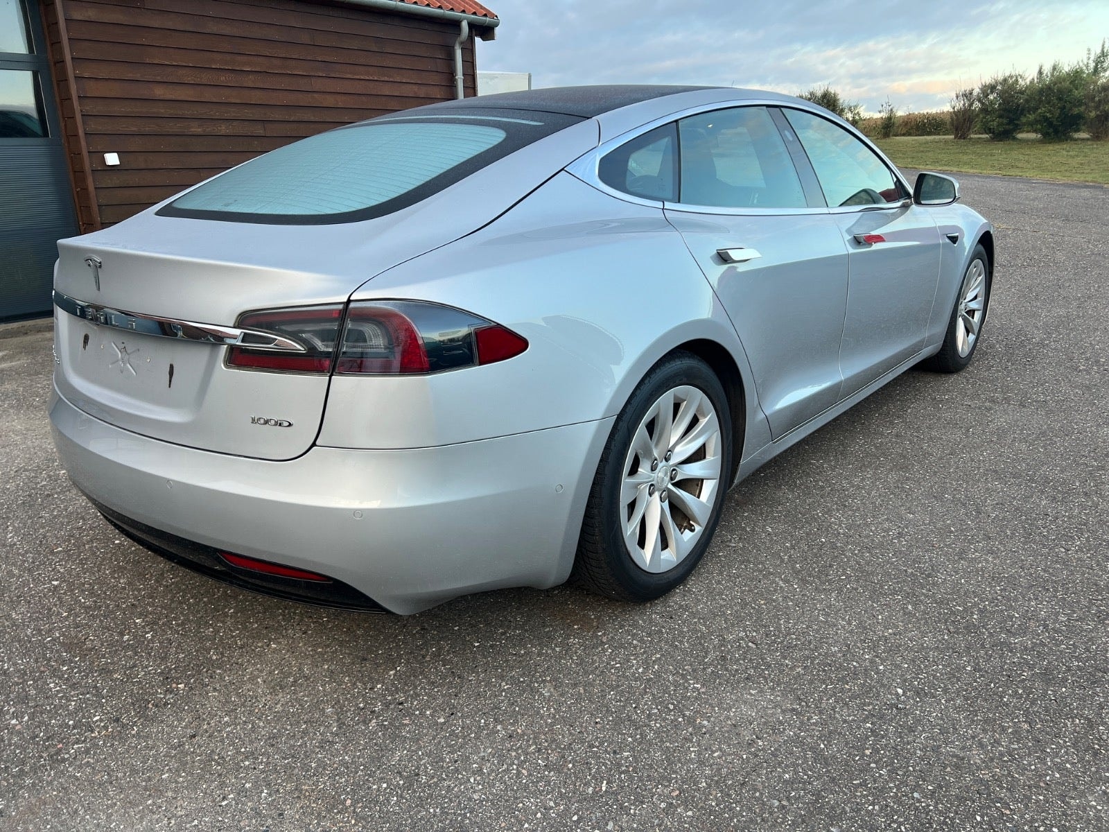 Tesla Model S til salg hos Nabilli
