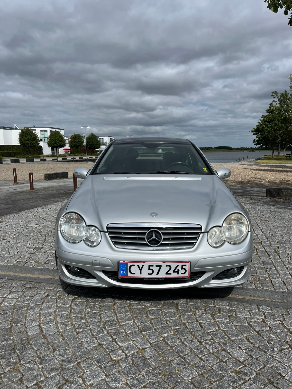 Mercedes C180 til salg hos Nabilli