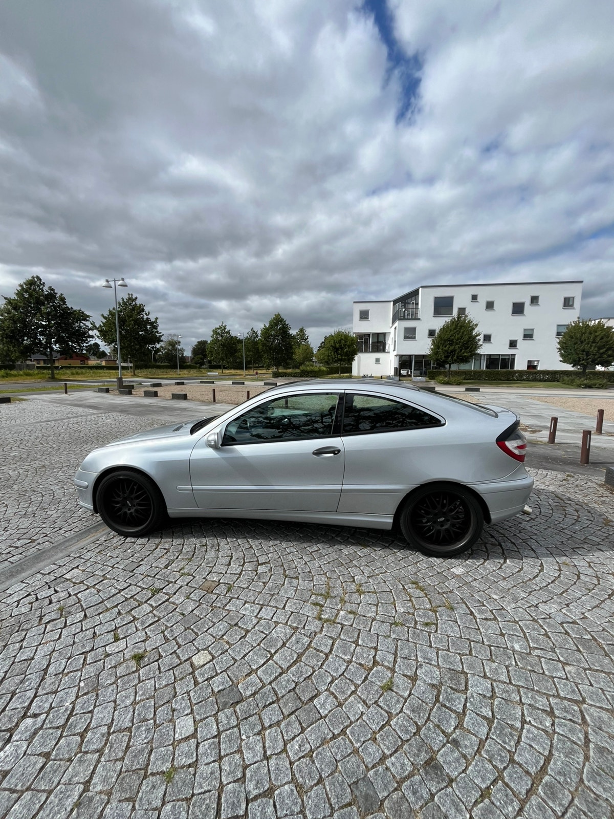 Mercedes C180 til salg hos Nabilli