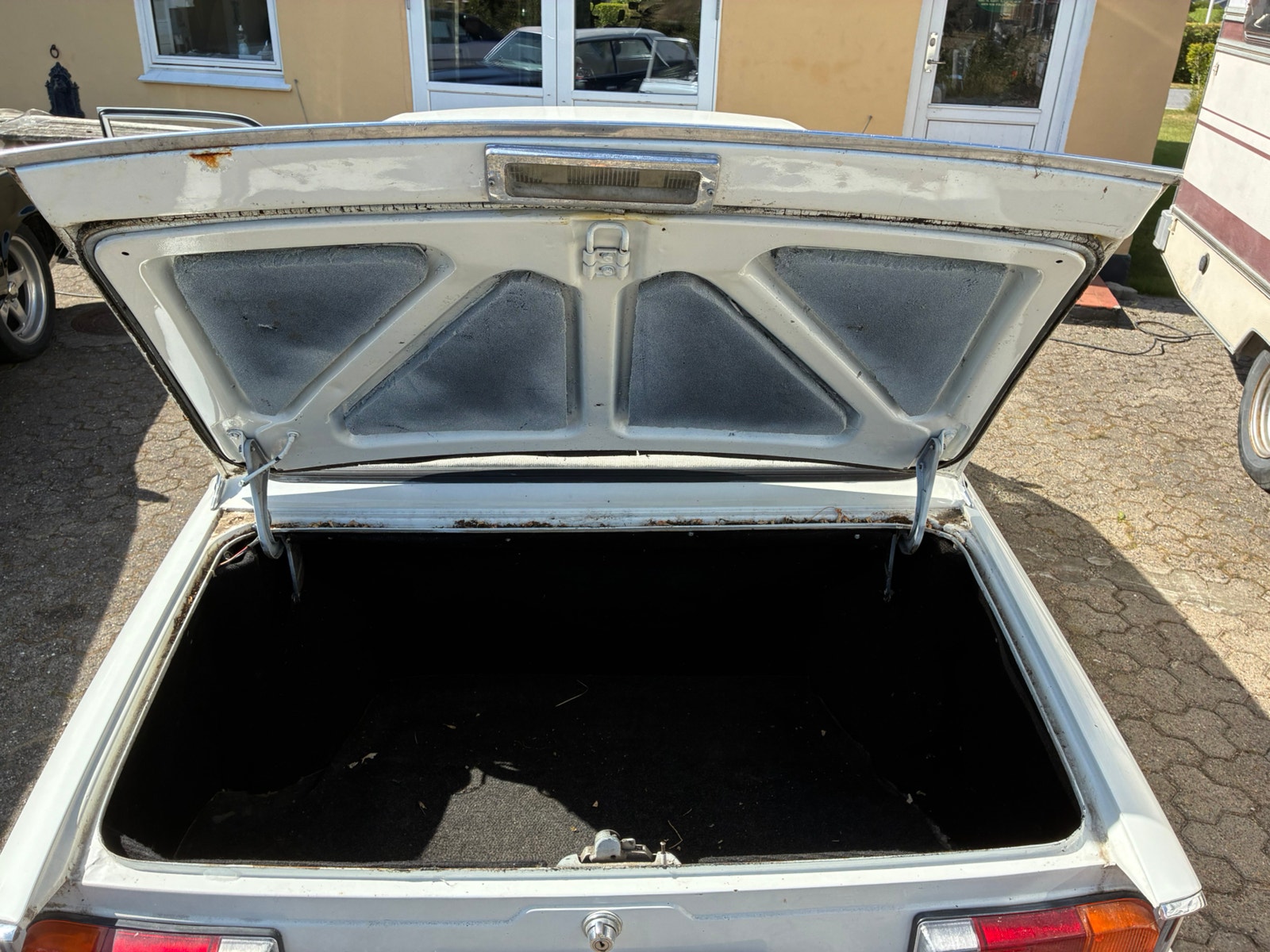 Triumph 2000 til salg hos Nabilli