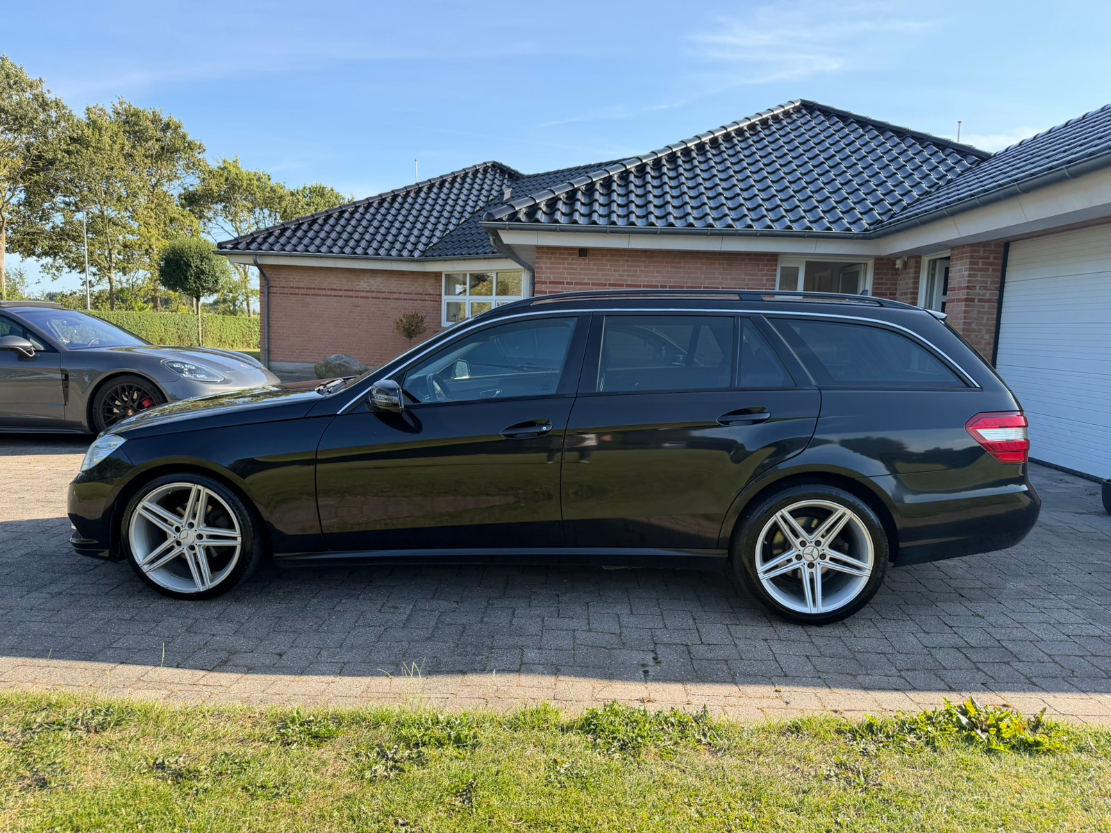 Mercedes E200 til salg hos Nabilli
