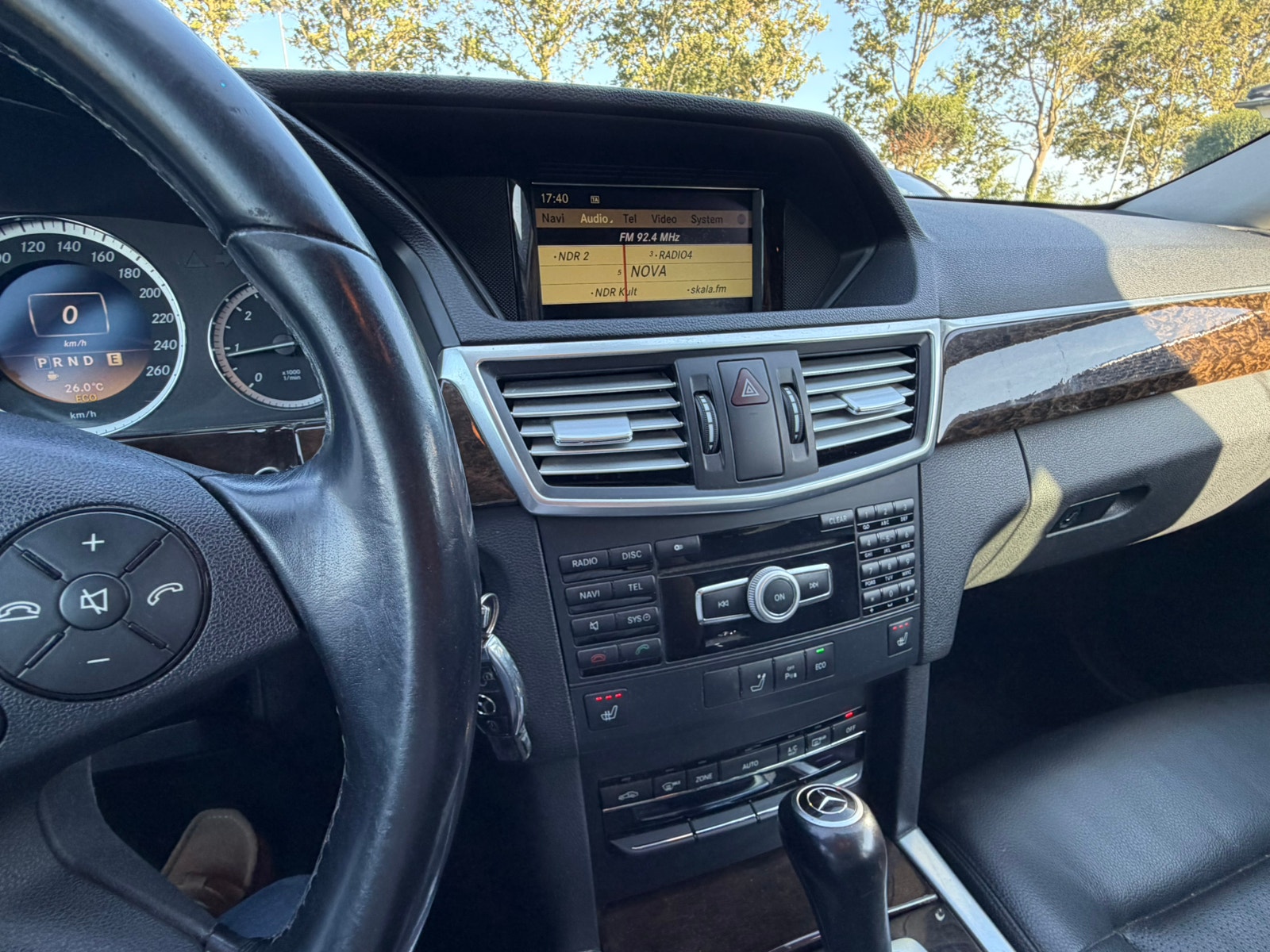 Mercedes E200 til salg hos Nabilli
