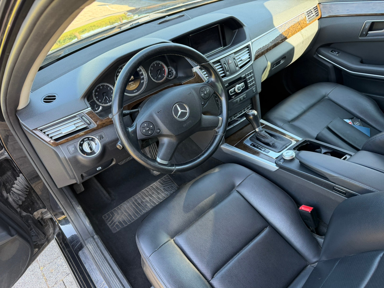 Mercedes E200 til salg hos Nabilli