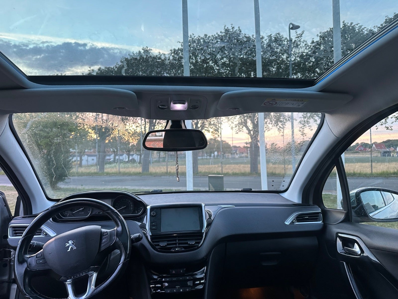 Peugeot 208 – billede 12
