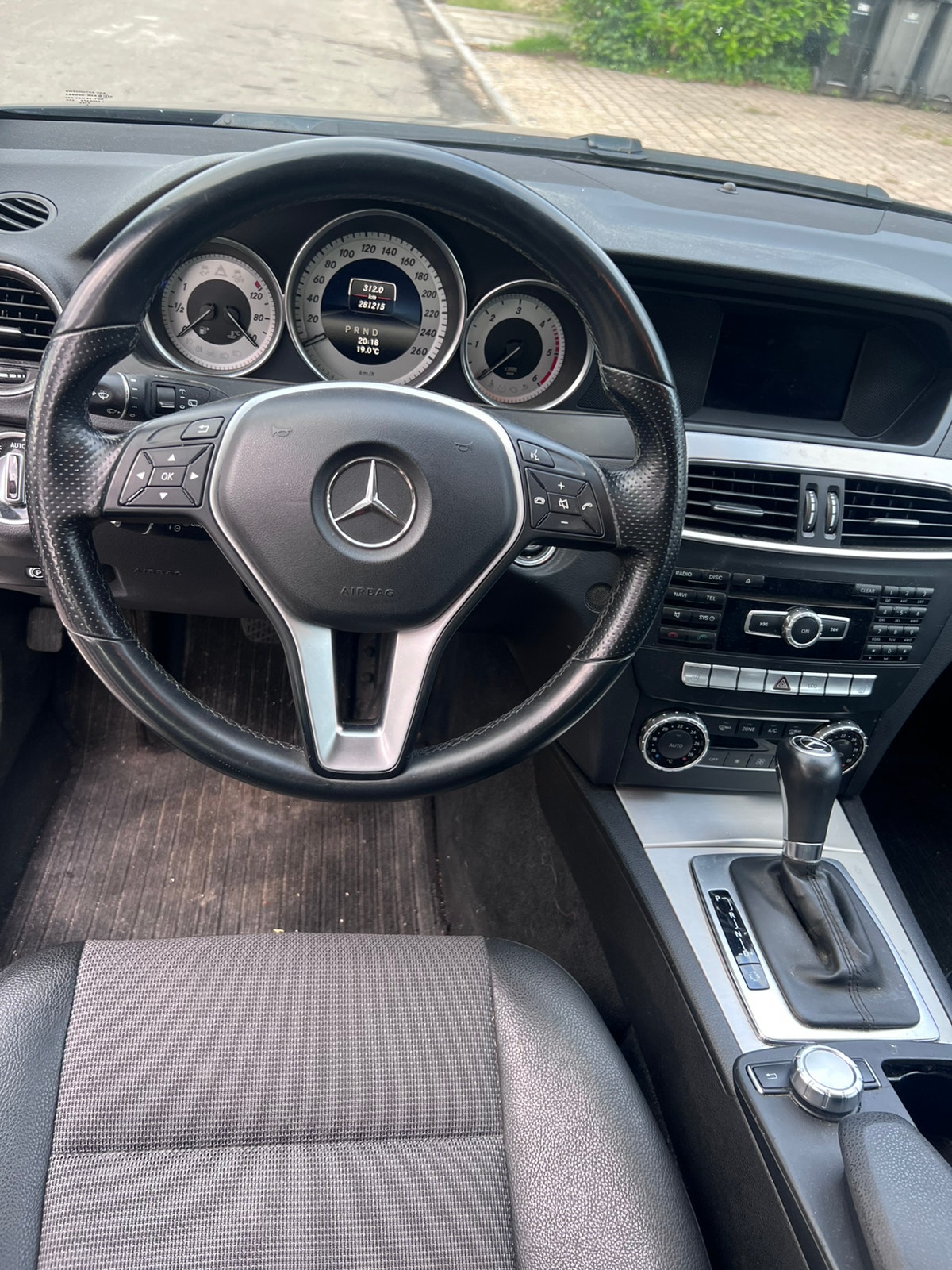 Mercedes C200 til salg hos Nabilli