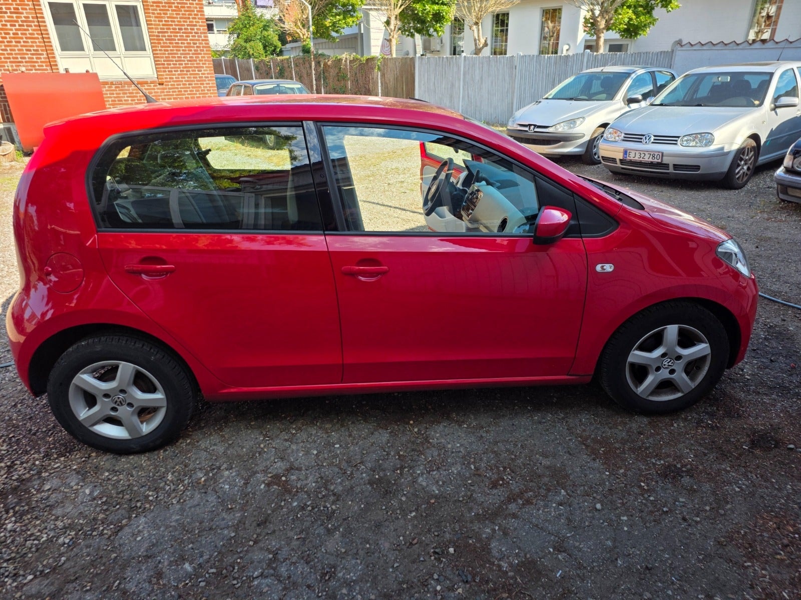 VW UP! til salg hos Nabilli