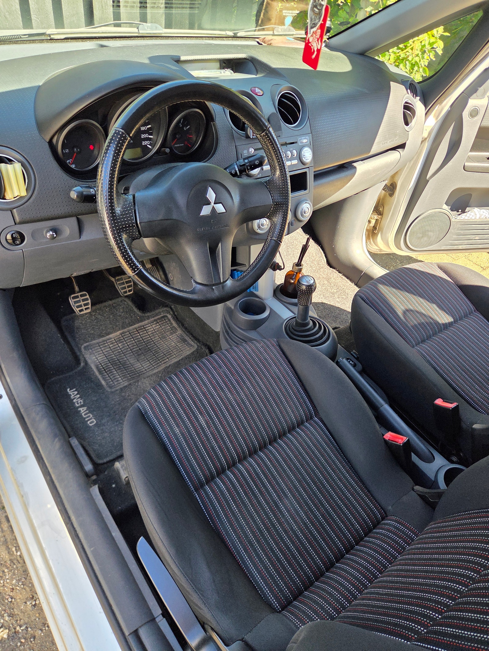 Mitsubishi Colt til salg hos Nabilli